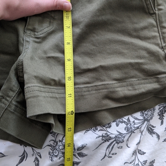 Everlane Cotton Twill Shorts Green 4 - Picture 7 of 7